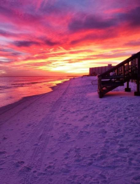 Holiday Surf & Racquet Club 713
